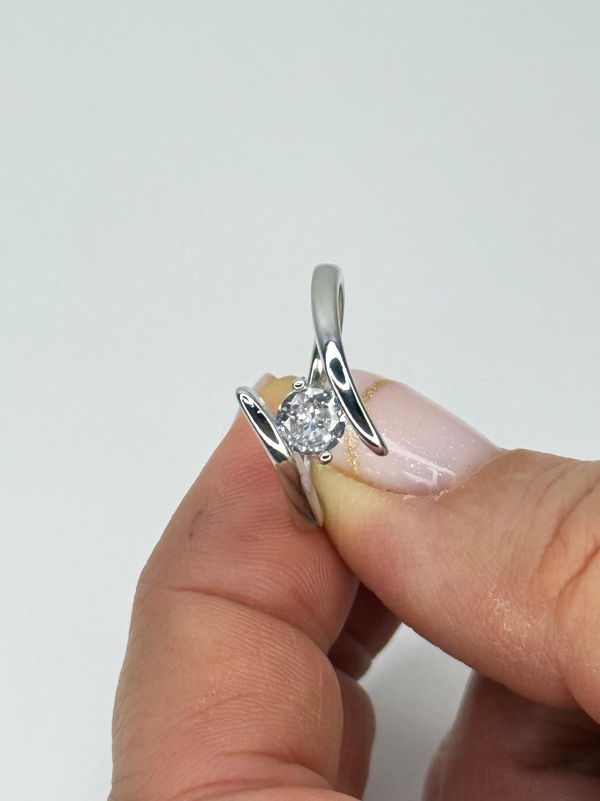 Anillo Véra