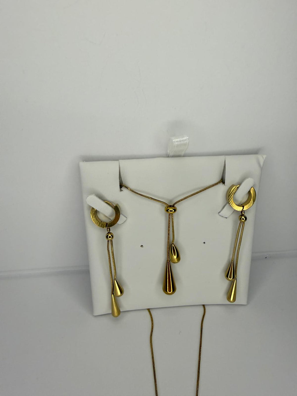 Conjunto Golden Leaks